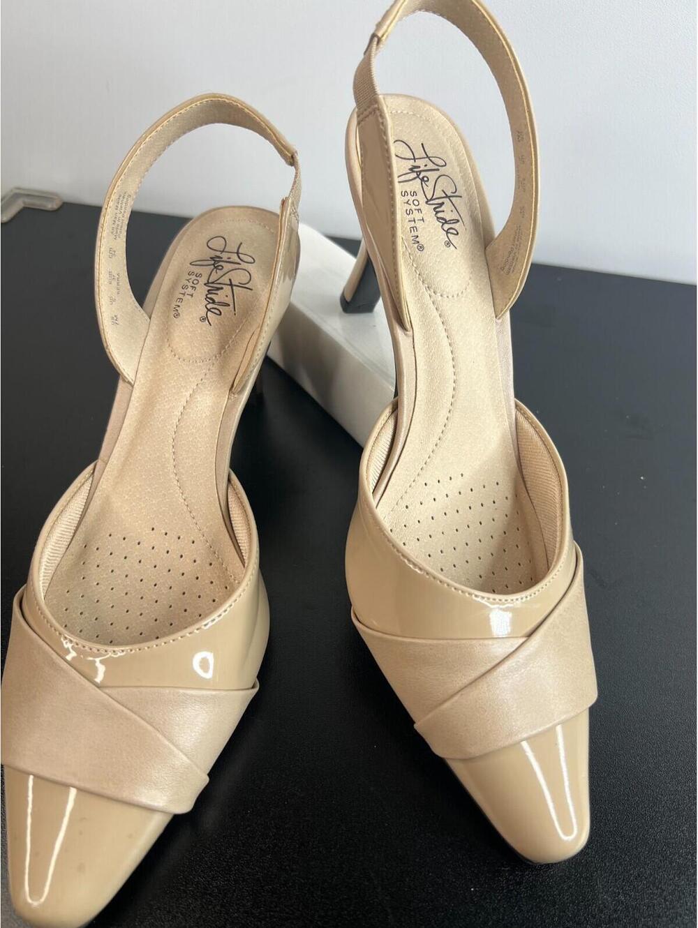 Life Stride Nude Slingback Heels Size 7 M Soft System 3" Heel Pointed Toe NWOT